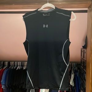 NWOT Under Armour  black with white stitching sleeveless heat-gear